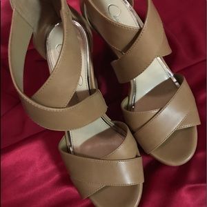 Jessica Simpson platform wedge 7.5